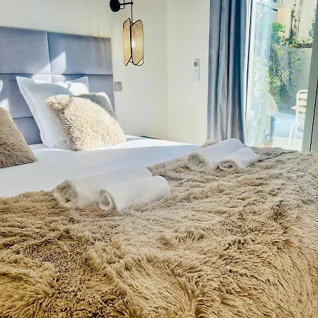 Magnifique 2 Personnes 5minpiedplage Terrasse Parking Clim Appartement *
